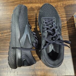 Brooks Black Womens Athletic Shoes with Cushioned Midsole Ghost 16 Size 10